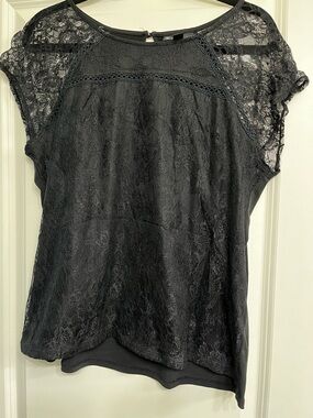 Women’s Black Lace Cap-Sleeve Blouse